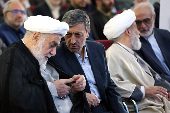 آیین تودیع و معارفه رئیس ستاد اجرایی فرمان امام