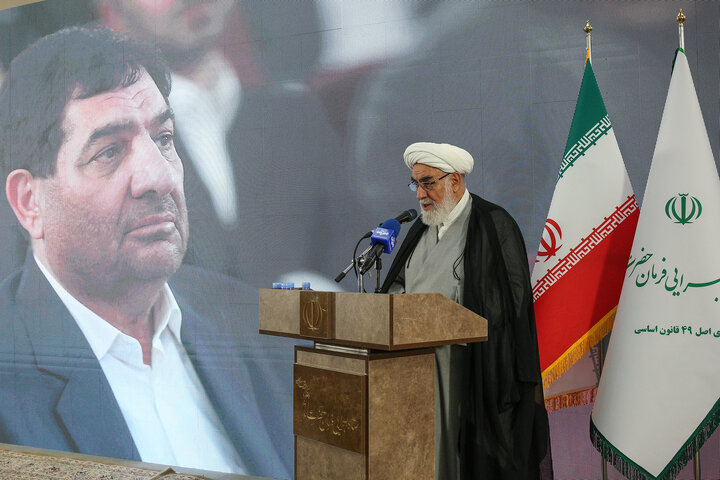 آیت الله محمدی گلپایگانی، رییس دفتر مقام معظم رهبری در مراسم تودیع و معارفه رییس ستاداجرایی فرمان امام