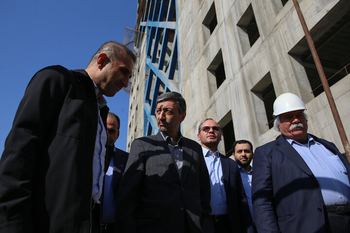 * بازدید فتاح از بیمارستان تخصصی سرطان برکت