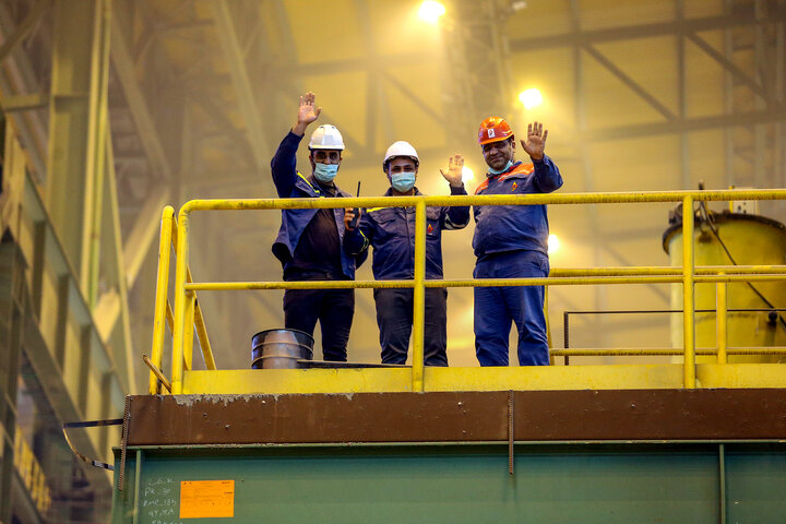 بازدید فتاح رییس ستاد اجرایی فرمان امام از کارخانه فولاد جهان‌آٰرا اروند خرمشهر