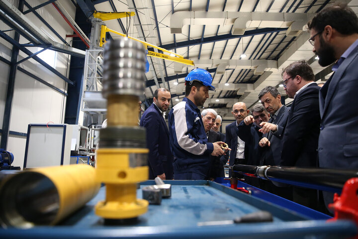 بازدید فتاح رییس ستاد اجرایی فرمان امام از شرکت پترو فرازآور ساحل تدبیر