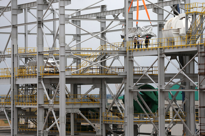 کارخانه در حال ساخت قند شهدای دزفول