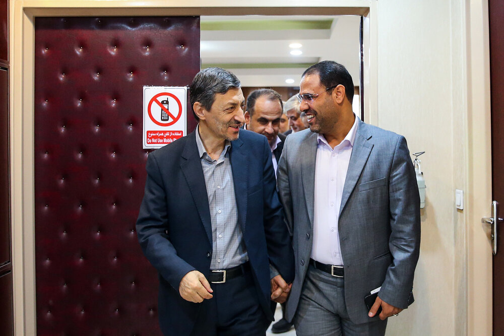 دیدار وزیر آموزش و پرورش با رییس ستاد اجرایی فرمان امام