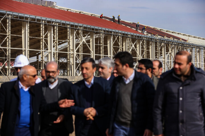 بازدید سید پرویز فتاح رییس ستاد اجرایی فرمان امام از پروژه کارخانه چادرمشکی در استان قم 
