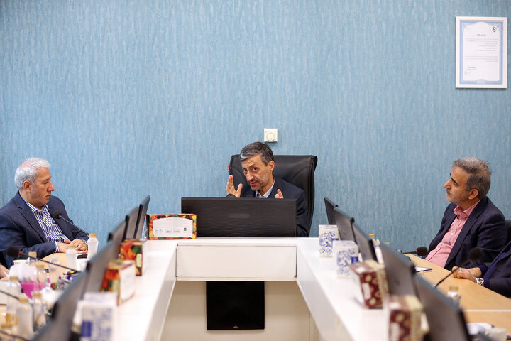 بازدید رئیس ستاد اجرایی فرمان امام از بنیاد ۱۵خرداد