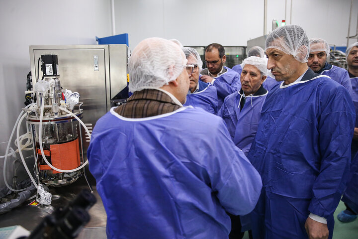 بازدید فتاح از شهرک دارویی برکت