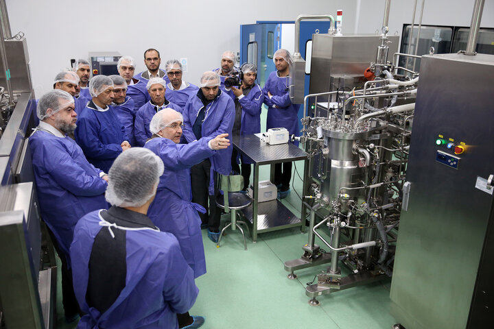 بازدید فتاح از شهرک دارویی برکت