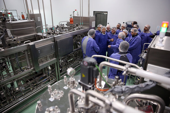 بازدید فتاح از شهرک دارویی برکت