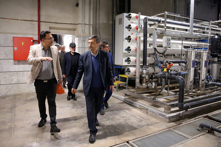 بازدید فتاح از شهرک دارویی برکت