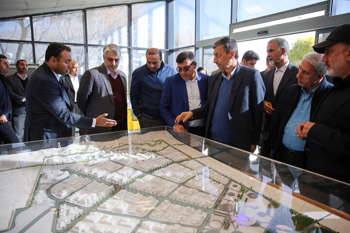 بازدید فتاح از شهرک دارویی برکت