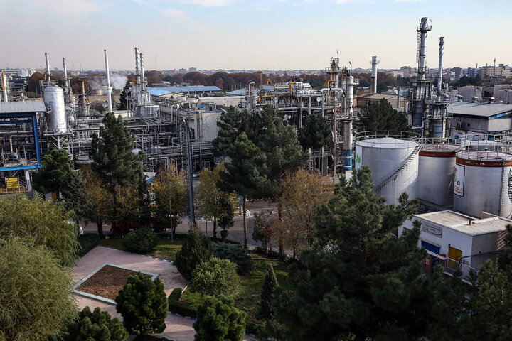 بازدید رئیس ستاد اجرایی فرمان امام از پالایشگاه نفت پارس