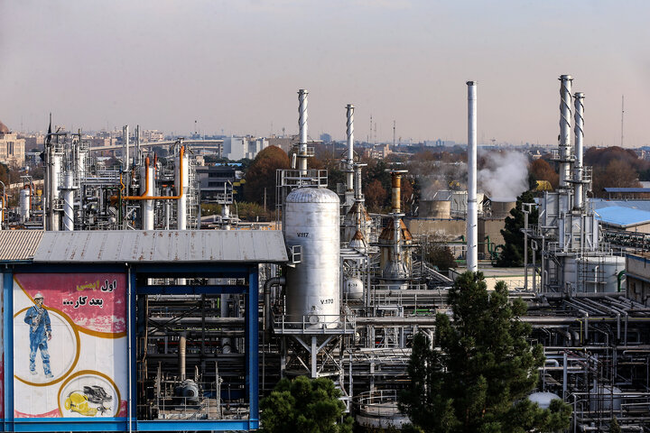 بازدید رئیس ستاد اجرایی فرمان امام از پالایشگاه نفت پارس