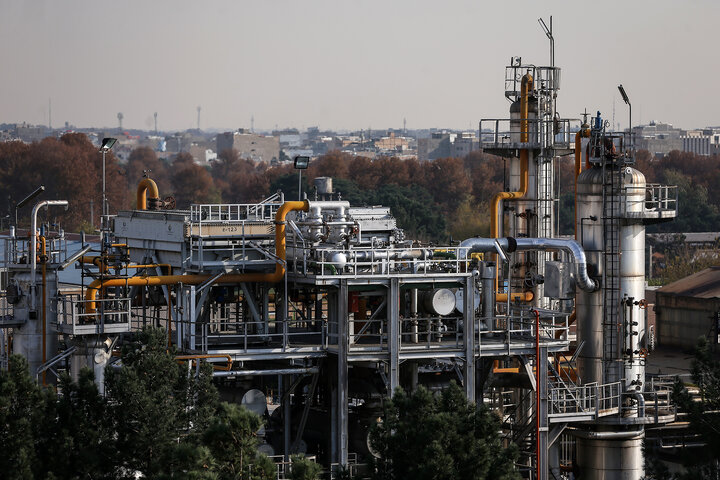 بازدید رئیس ستاد اجرایی فرمان امام از پالایشگاه نفت پارس