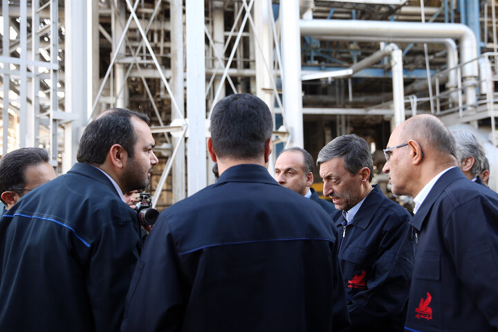 بازدید رئیس ستاد اجرایی فرمان امام از پالایشگاه نفت پارس