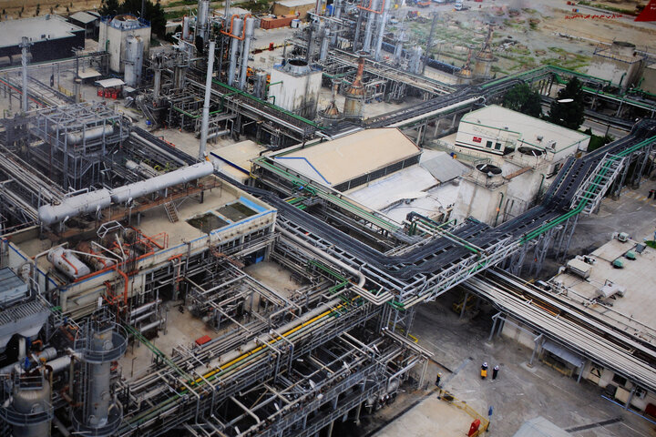 بازدید رئیس ستاد اجرایی فرمان امام از پالایشگاه نفت پارس