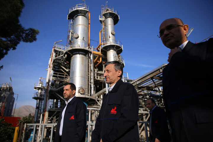 بازدید رئیس ستاد اجرایی فرمان امام از پالایشگاه نفت پارس