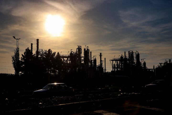 بازدید رئیس ستاد اجرایی فرمان امام از پالایشگاه نفت پارس