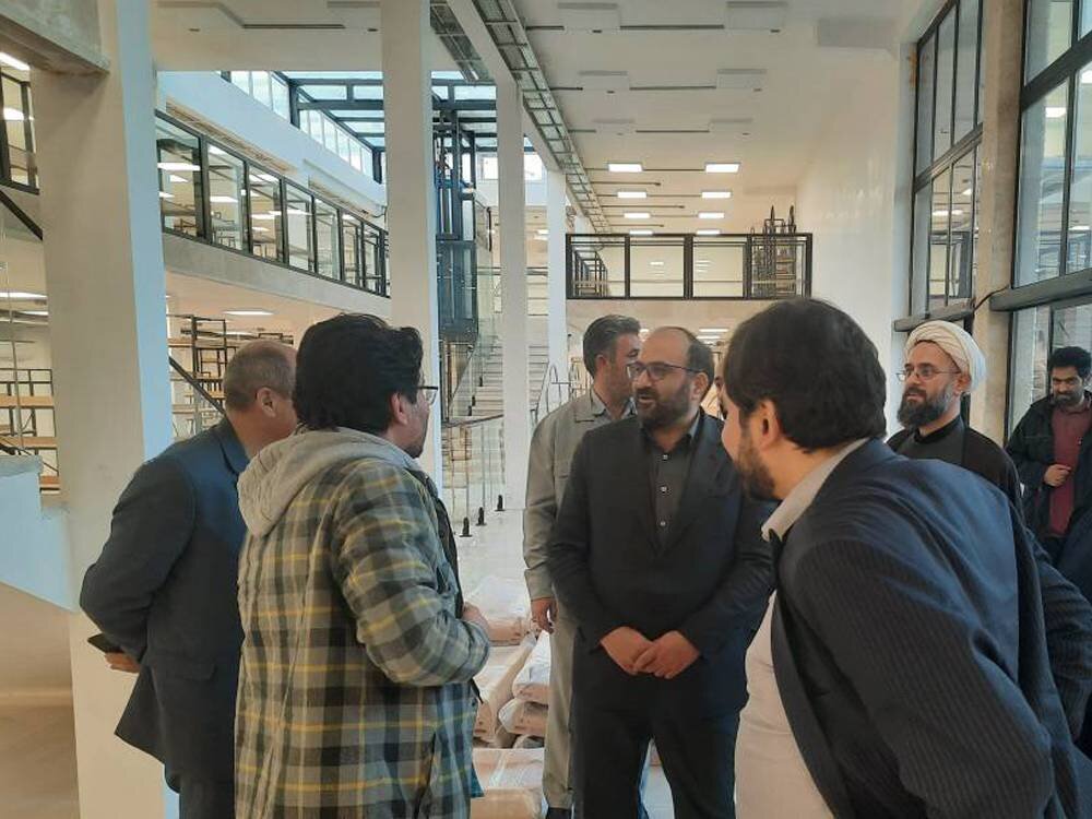 سفر یک روزۀ مدیرعامل و معاونان بنیاد ۱۵ خرداد به استان قم