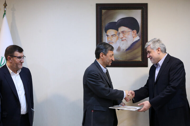 مراسم تودیع و معارفه رئیس هیأت مدیره گروه دارویی برکت