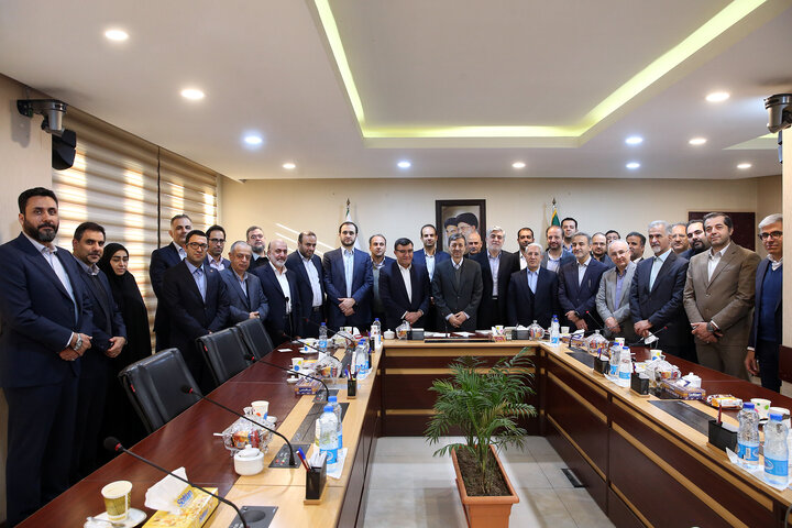 تودیع و معارفه رئیس هیئت مدیره گروه دارویی برکت