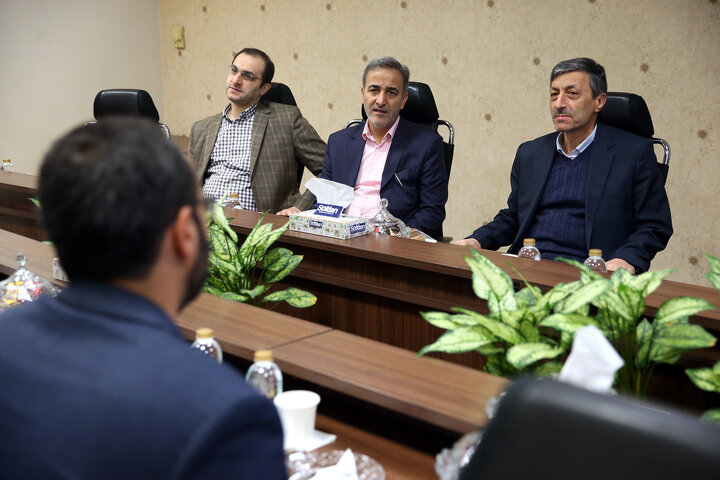 جلسه سیدپرویز فتاح رئیس ستاد اجرایی فرمان امام با مدیران موسسه دانش بنیان برکت