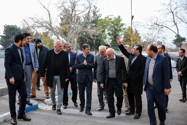 بازدید فتاح از شرکت لوله و پروفیل سپنتا