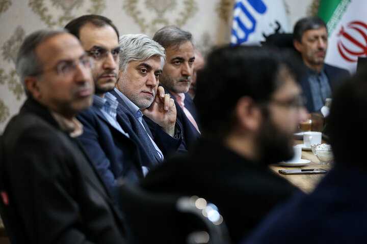 جلسه رئیس ستاد اجرایی فرمان امام با مدیران بنیاد احسان