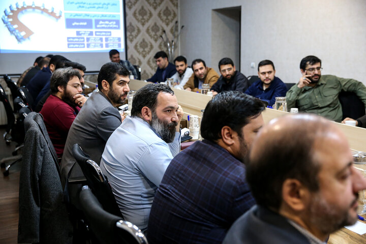 جلسه رئیس ستاد اجرایی فرمان امام با مدیران بنیاد احسان