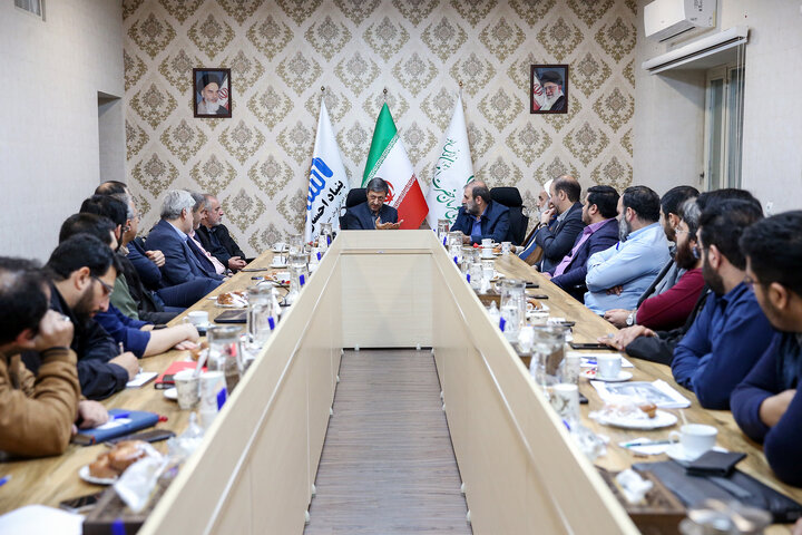 جلسه رئیس ستاد اجرایی فرمان امام با مدیران بنیاد احسان