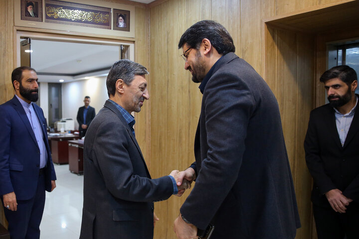 دیدار وزیر راه و شهرسازی با رئیس ستاد اجرایی فرمان امام