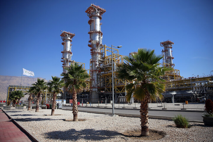 بازدید فتاح از پالایشگاه پارسیان سپهر