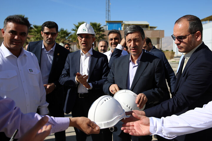 بازدید فتاح از پالایشگاه پارسیان سپهر