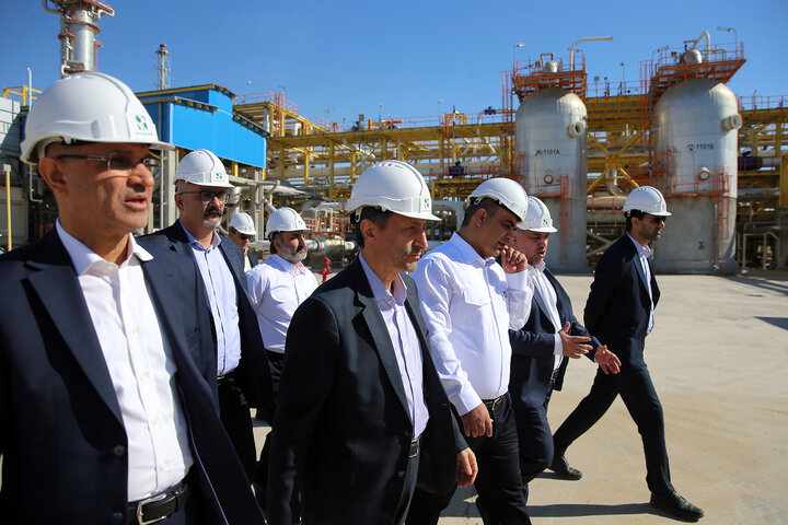 بازدید فتاح از پالایشگاه پارسیان سپهر