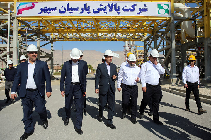 بازدید فتاح از پالایشگاه پارسیان سپهر