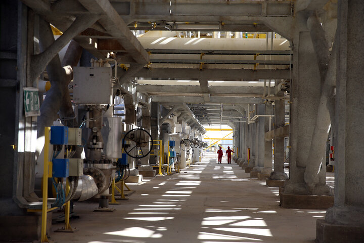 بازدید فتاح از پالایشگاه پارسیان سپهر