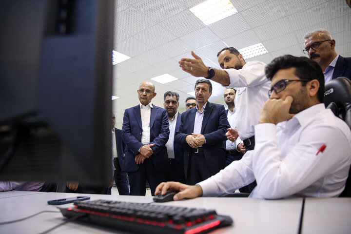 بازدید فتاح از پالایشگاه پارسیان سپهر