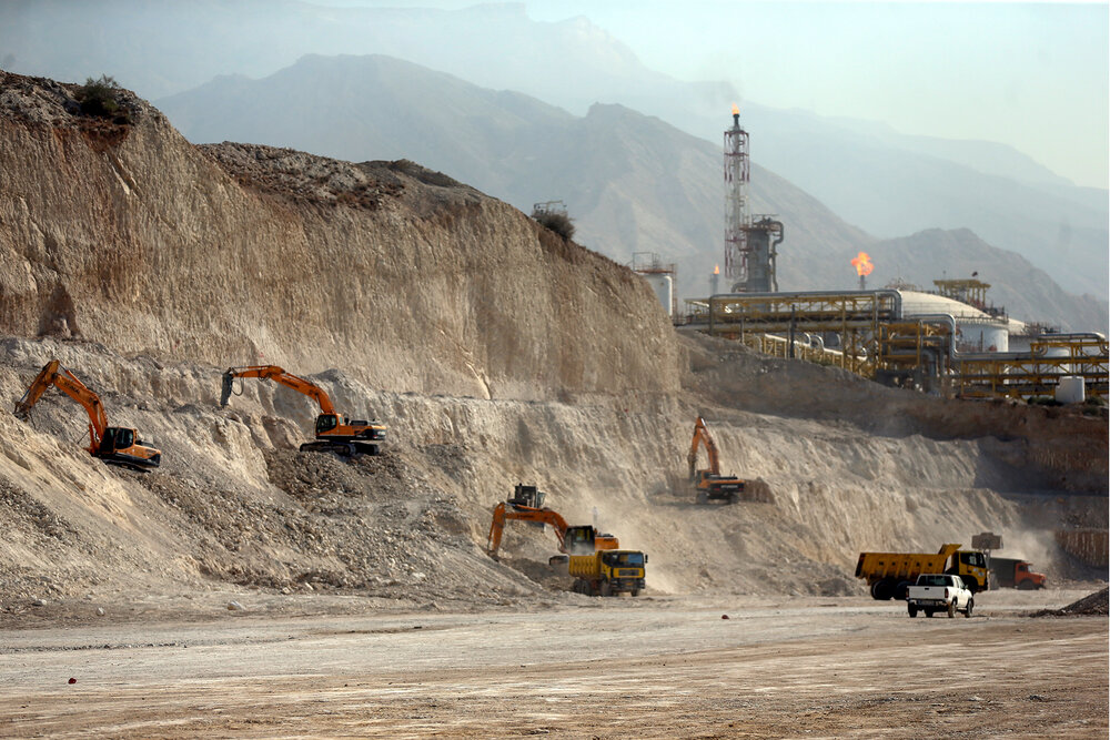  بازدید فتاح از پروژه های ستاد اجرایی فرمان امام در استان بوشهر