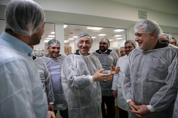 بازدید رئیس ستاد اجرایی فرمان امام از کارخانه‌های تولید دارو و ایران دارو