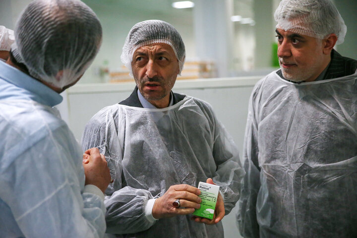 بازدید رئیس ستاد اجرایی فرمان امام از کارخانه‌های تولید دارو و ایران دارو