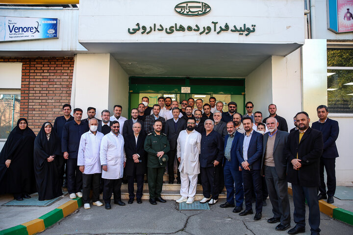 بازدید رئیس ستاد اجرایی فرمان امام از کارخانه‌های تولید دارو و ایران دارو