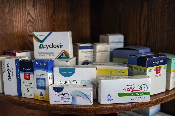 بازدید رئیس ستاد اجرایی فرمان امام از کارخانه‌های تولید دارو و ایران دارو