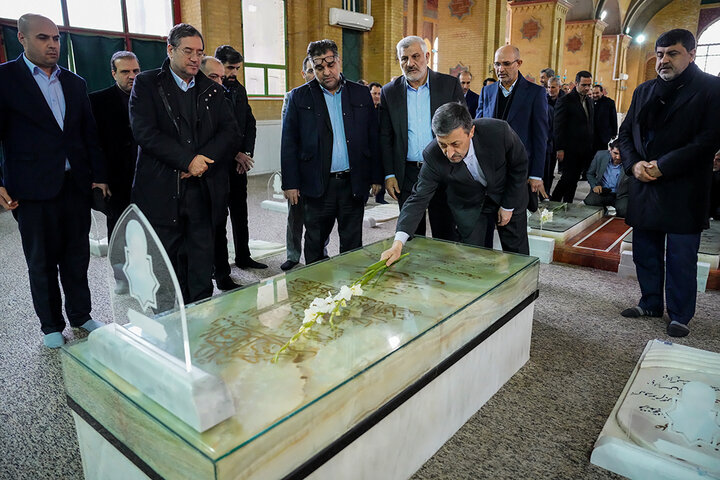 تجدید میثاق رئیس ستاد اجرایی فرمان امام، مدیران و کارکنان ستاد با آرمان‌های امام راحل و شهدای انقلاب اسلامی