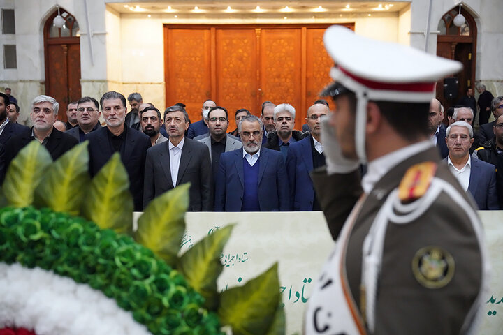 تجدید میثاق رئیس ستاد اجرایی فرمان امام، مدیران و کارکنان ستاد با آرمان‌های امام راحل و شهدای انقلاب اسلامی