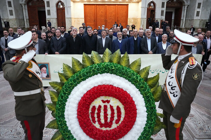 تجدید میثاق رئیس ستاد اجرایی فرمان امام، مدیران و کارکنان ستاد با آرمان‌های امام راحل و شهدای انقلاب اسلامی