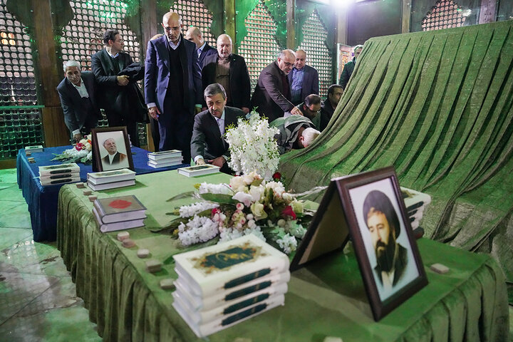 تجدید میثاق رئیس ستاد اجرایی فرمان امام، مدیران و کارکنان ستاد با آرمان‌های امام راحل و شهدای انقلاب اسلامی