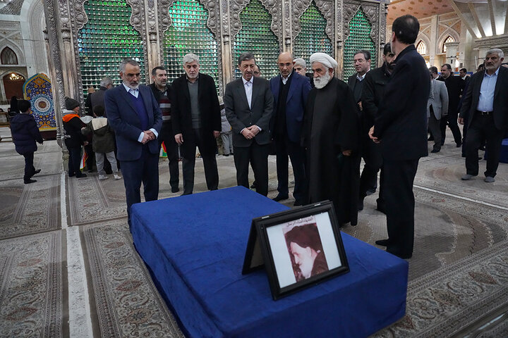 تجدید میثاق رئیس ستاد اجرایی فرمان امام، مدیران و کارکنان ستاد با آرمان‌های امام راحل و شهدای انقلاب اسلامی