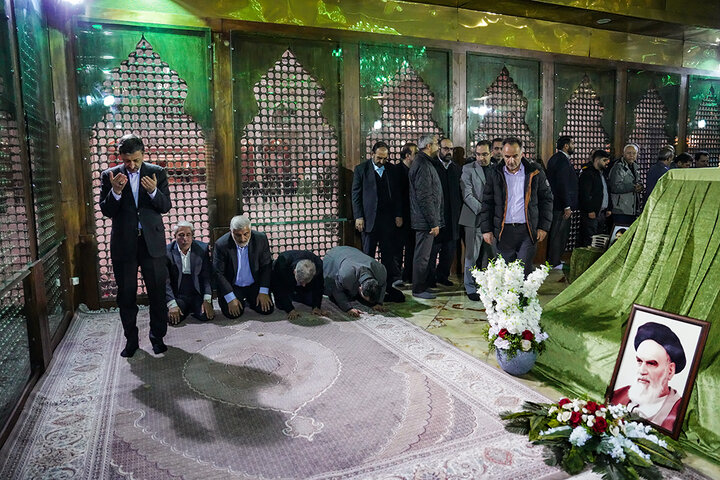 تجدید میثاق رئیس ستاد اجرایی فرمان امام، مدیران و کارکنان ستاد با آرمان‌های امام راحل و شهدای انقلاب اسلامی