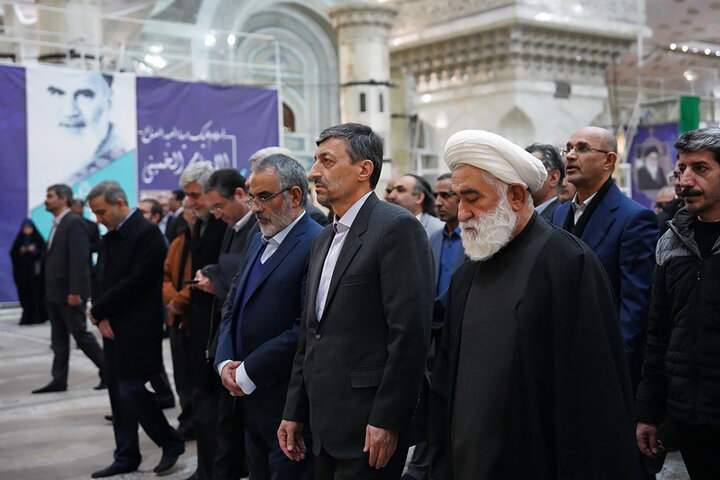 تجدید میثاق رئیس ستاد اجرایی فرمان امام، مدیران و کارکنان ستاد با آرمان‌های امام راحل و شهدای انقلاب اسلامی