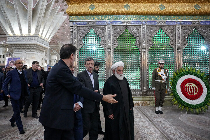 تجدید میثاق رئیس ستاد اجرایی فرمان امام، مدیران و کارکنان ستاد با آرمان‌های امام راحل و شهدای انقلاب اسلامی