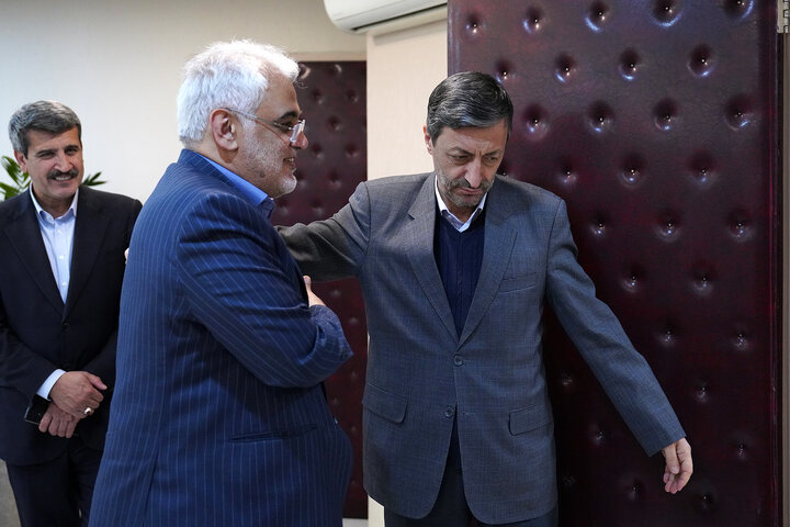 دیدار رئیس دانشگاه آزاد با رئیس ستاد اجرایی فرمان امام